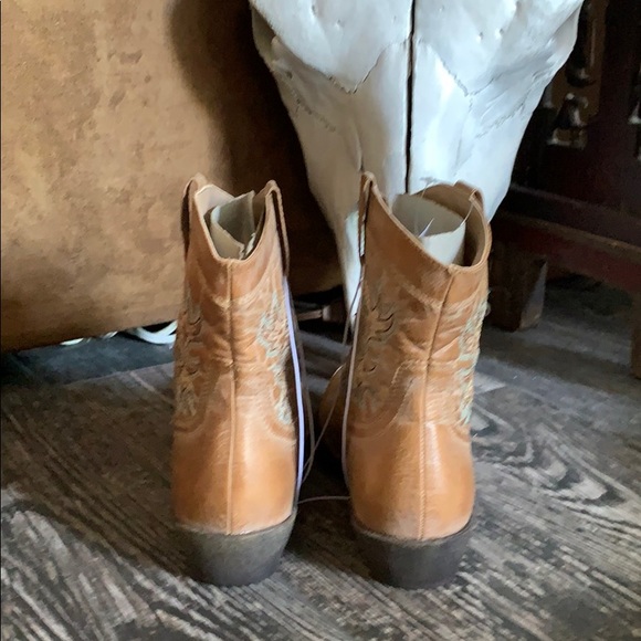 Ladies Cowboy Bootie - Picture 2 of 5